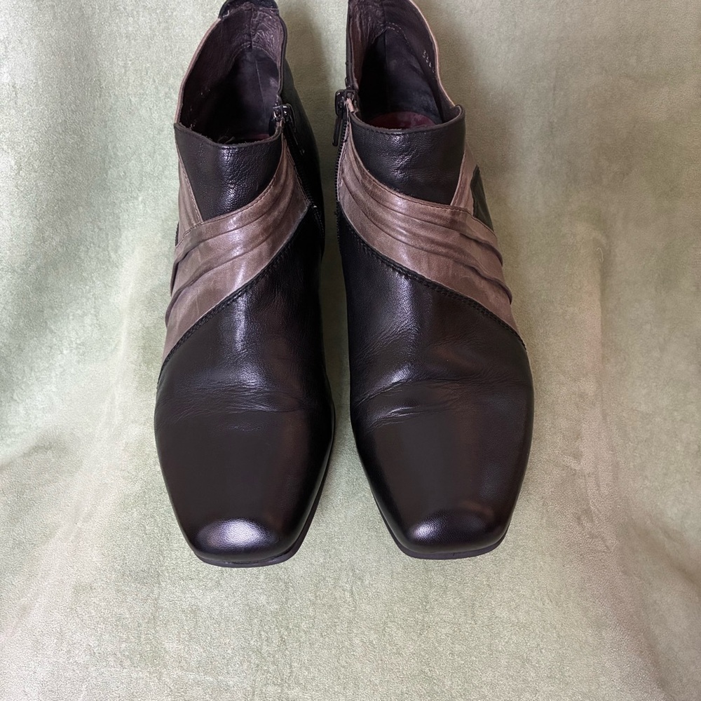 Fidji Women's Black and Gray Short Heeled Leather Ankle size 41 or us 10